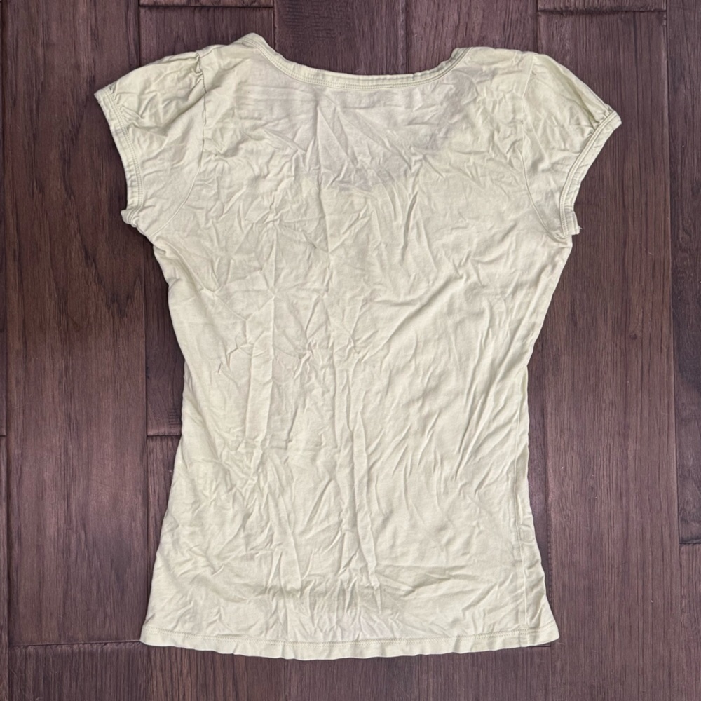 Smart Set Cream Fitted Graphic Cap Sleeve Tee - Picture 7 of 8